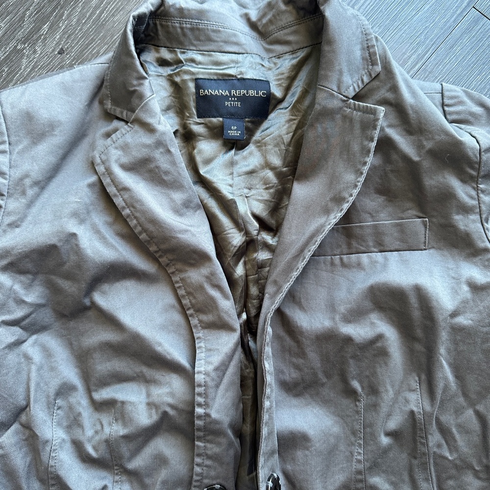 Banana Republic women’s  Tan Jacket / small petite